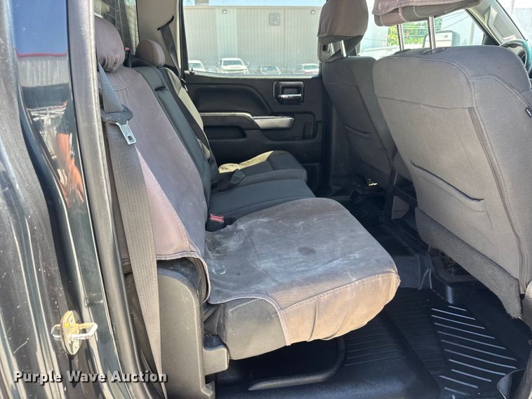 image for item NJ9062 2019 Chevrolet Silverado 2500HD Crew Cab flatbed pickup truck