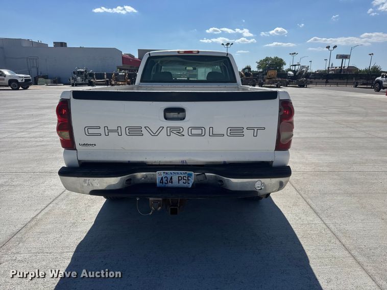 image for item NJ9064 2003 Chevrolet Silverado 2500 Ext. Cab pickup truck