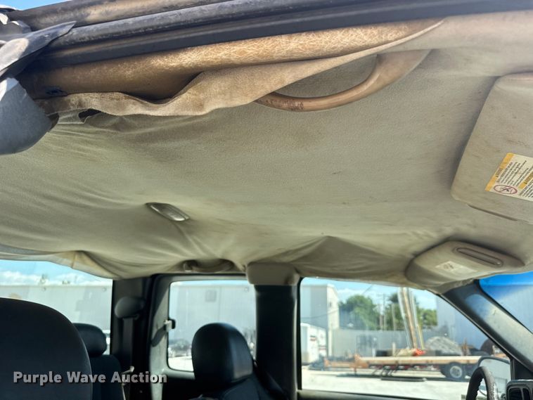 image for item NJ9064 2003 Chevrolet Silverado 2500 Ext. Cab pickup truck