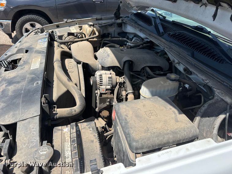 image for item NJ9064 2003 Chevrolet Silverado 2500 Ext. Cab pickup truck