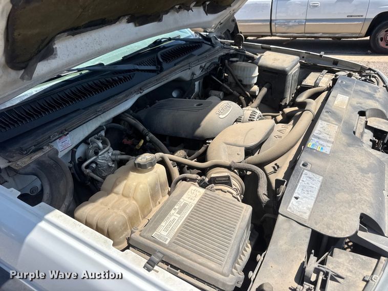 image for item NJ9064 2003 Chevrolet Silverado 2500 Ext. Cab pickup truck