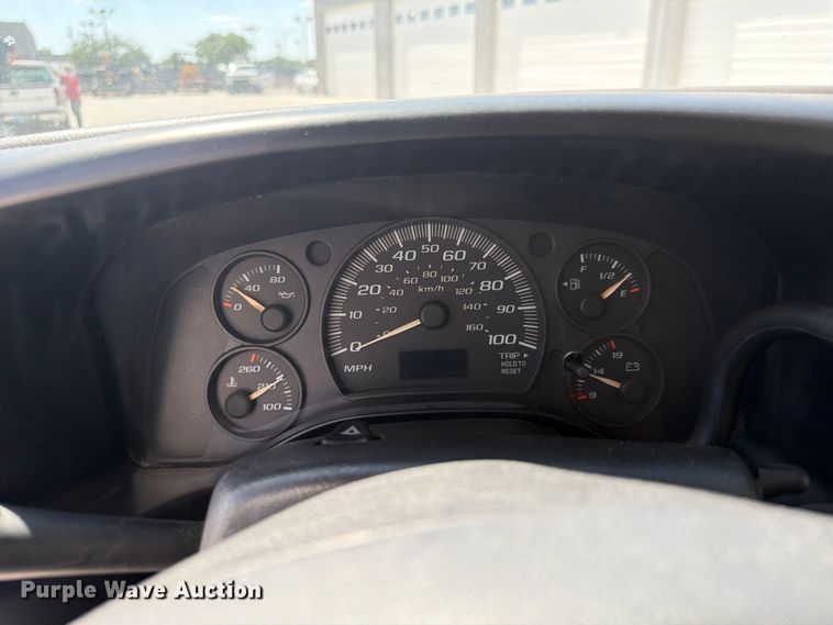 image for item NJ9065 2005 Chevrolet Express G3500 box truck