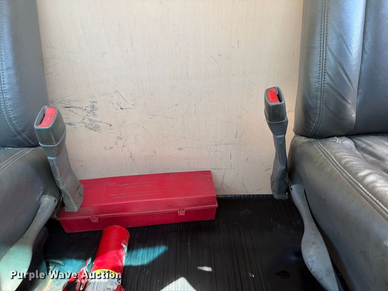 image for item NJ9065 2005 Chevrolet Express G3500 box truck