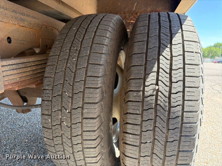 image for item NJ9065 2005 Chevrolet Express G3500 box truck