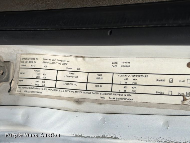image for item NJ9065 2005 Chevrolet Express G3500 box truck