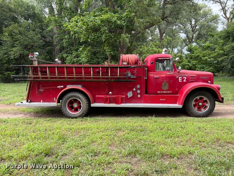 image for item NJ9072 1959 International V196 pumper fire truck