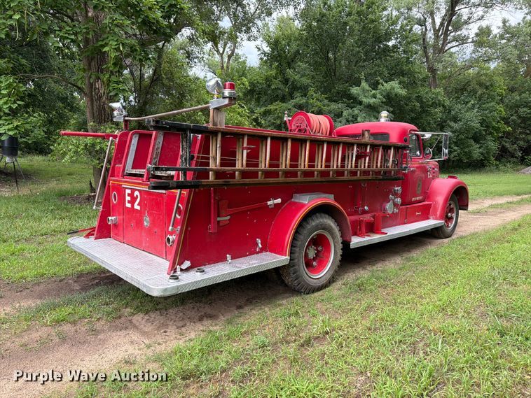 image for item NJ9072 1959 International V196 pumper fire truck