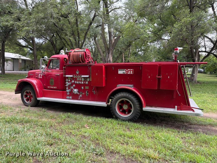 image for item NJ9072 1959 International V196 pumper fire truck