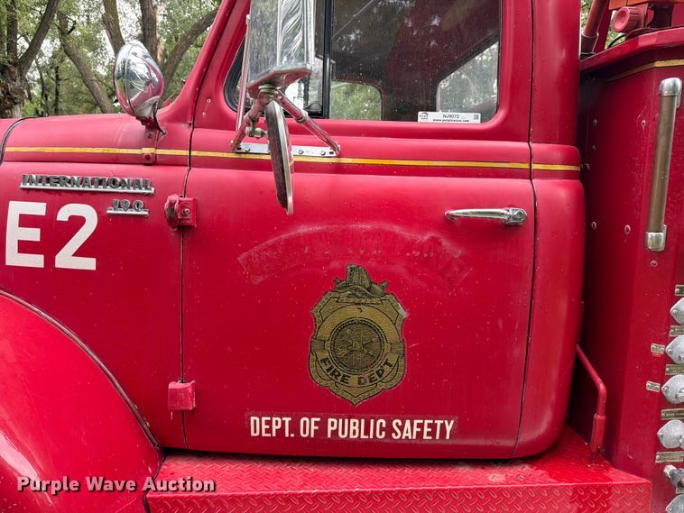 image for item NJ9072 1959 International V196 pumper fire truck