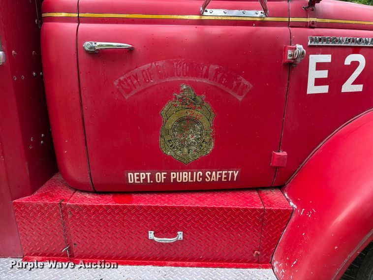 image for item NJ9072 1959 International V196 pumper fire truck