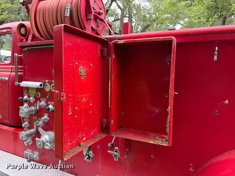 image for item NJ9072 1959 International V196 pumper fire truck