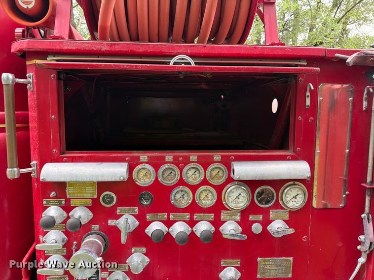 image for item NJ9072 1959 International V196 pumper fire truck