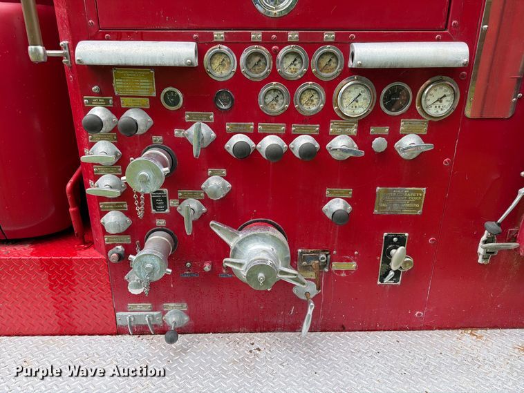 image for item NJ9072 1959 International V196 pumper fire truck