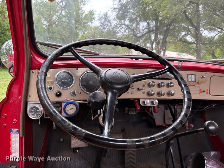 image for item NJ9072 1959 International V196 pumper fire truck
