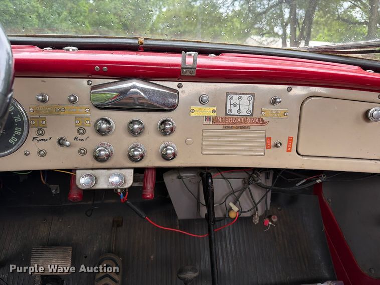 image for item NJ9072 1959 International V196 pumper fire truck