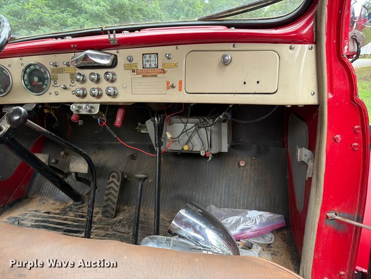 image for item NJ9072 1959 International V196 pumper fire truck
