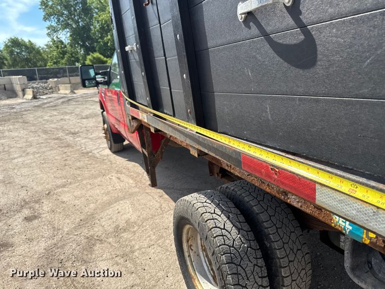 image for item OE9610 2009 Ford F350 Super Duty Ext. Cab dump bed pickup truck