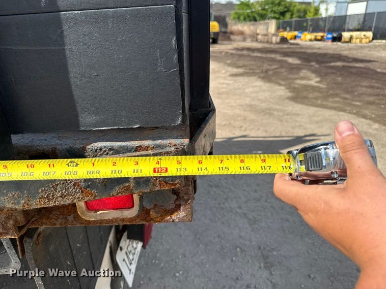 image for item OE9610 2009 Ford F350 Super Duty Ext. Cab dump bed pickup truck