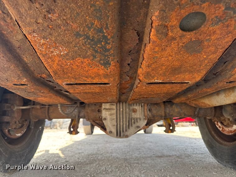 image for item OE9610 2009 Ford F350 Super Duty Ext. Cab dump bed pickup truck