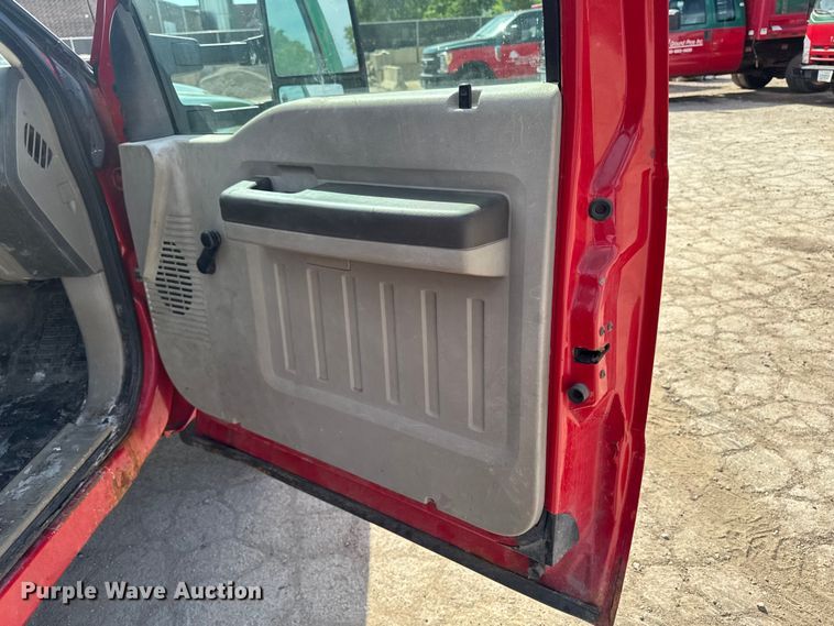 image for item OE9610 2009 Ford F350 Super Duty Ext. Cab dump bed pickup truck
