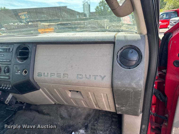 image for item OE9610 2009 Ford F350 Super Duty Ext. Cab dump bed pickup truck