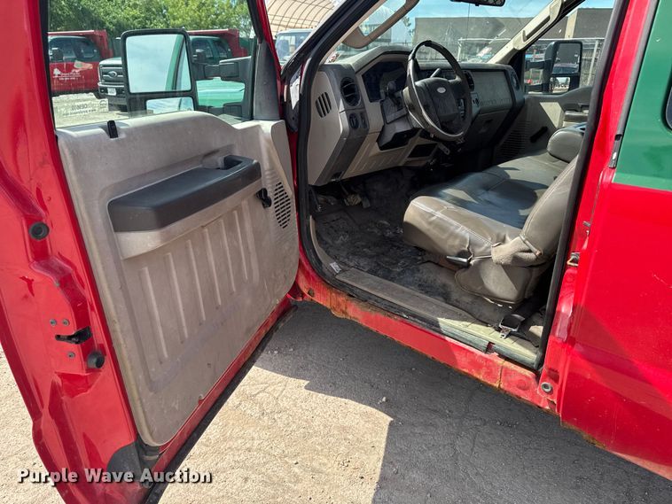 image for item OE9610 2009 Ford F350 Super Duty Ext. Cab dump bed pickup truck