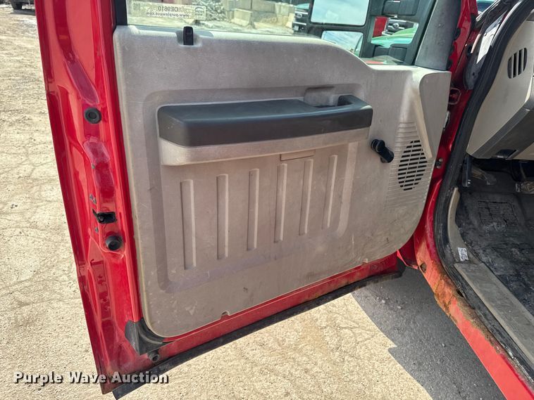 image for item OE9610 2009 Ford F350 Super Duty Ext. Cab dump bed pickup truck