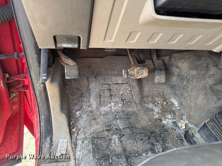 image for item OE9610 2009 Ford F350 Super Duty Ext. Cab dump bed pickup truck