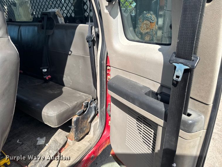 image for item OE9610 2009 Ford F350 Super Duty Ext. Cab dump bed pickup truck