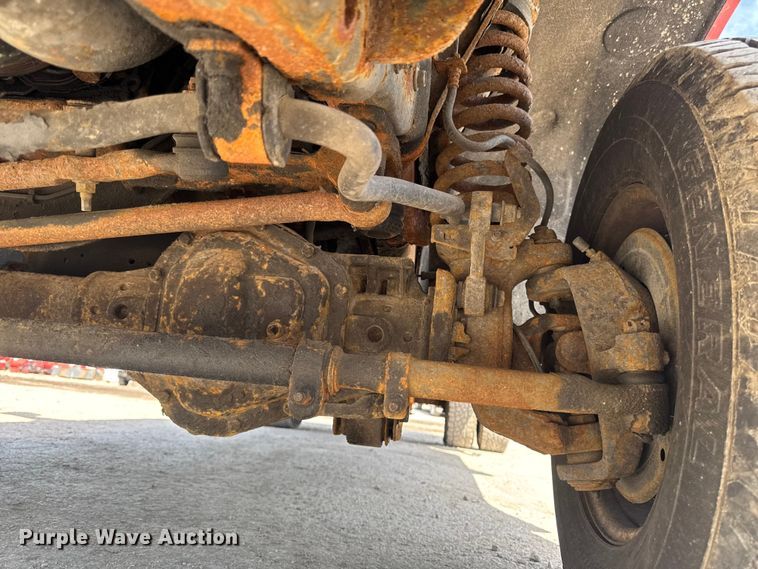 image for item OE9610 2009 Ford F350 Super Duty Ext. Cab dump bed pickup truck
