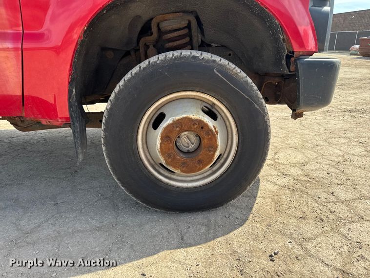 image for item OE9610 2009 Ford F350 Super Duty Ext. Cab dump bed pickup truck