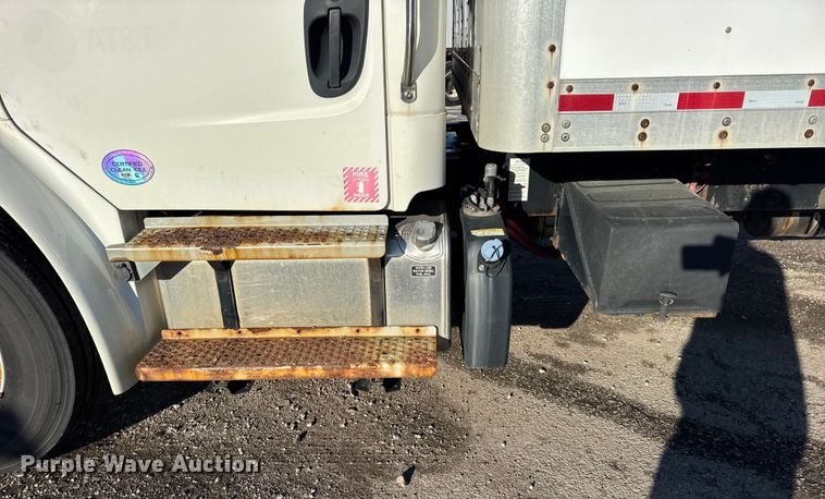 image for item YA1963 2017 Freightliner Business Class M2 box truck