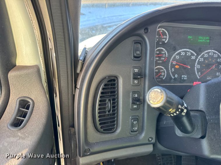 image for item YA1963 2017 Freightliner Business Class M2 box truck