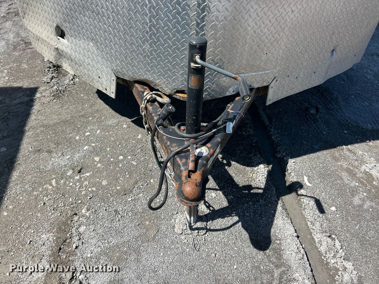 image for item YA2829 2017 Doolittle enclosed cargo trailer