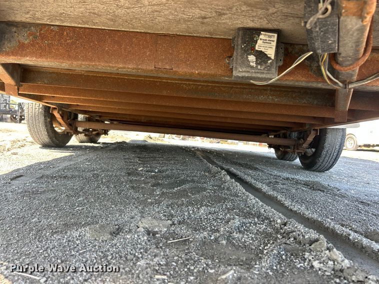 image for item YA2829 2017 Doolittle enclosed cargo trailer