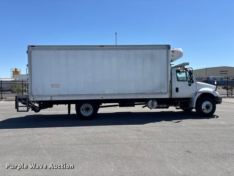 image for item YA3360 2019 International 4300 refrigerated truck