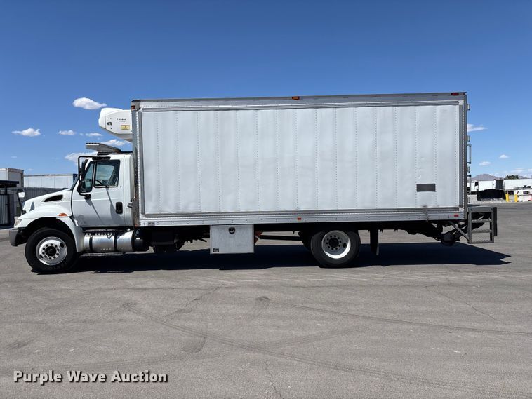 image for item YA3360 2019 International 4300 refrigerated truck