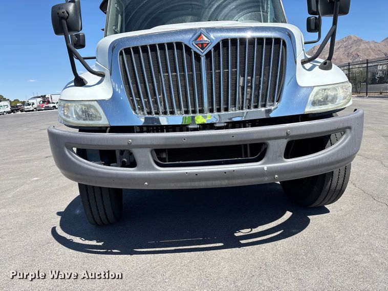 image for item YA3360 2019 International 4300 refrigerated truck