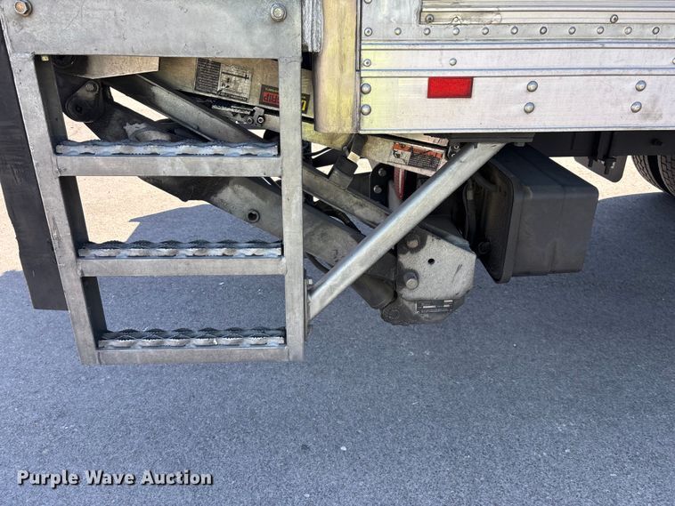 image for item YA3360 2019 International 4300 refrigerated truck