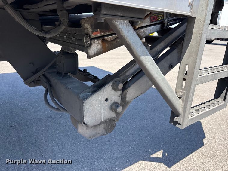 image for item YA3360 2019 International 4300 refrigerated truck
