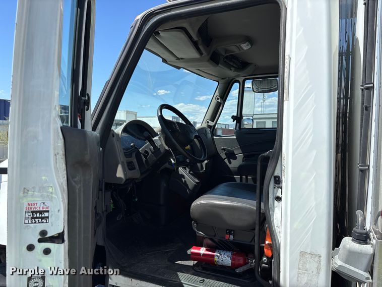 image for item YA3360 2019 International 4300 refrigerated truck