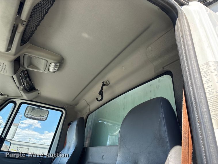 image for item YA3360 2019 International 4300 refrigerated truck