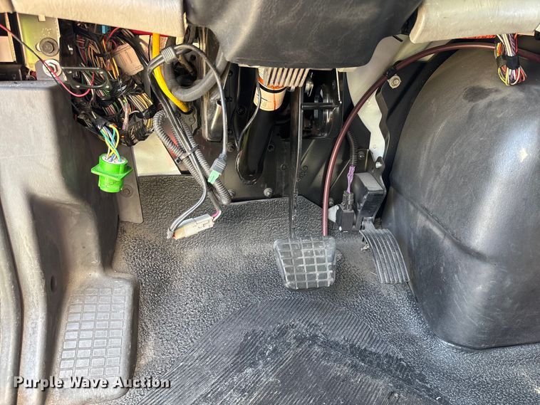 image for item YA3360 2019 International 4300 refrigerated truck