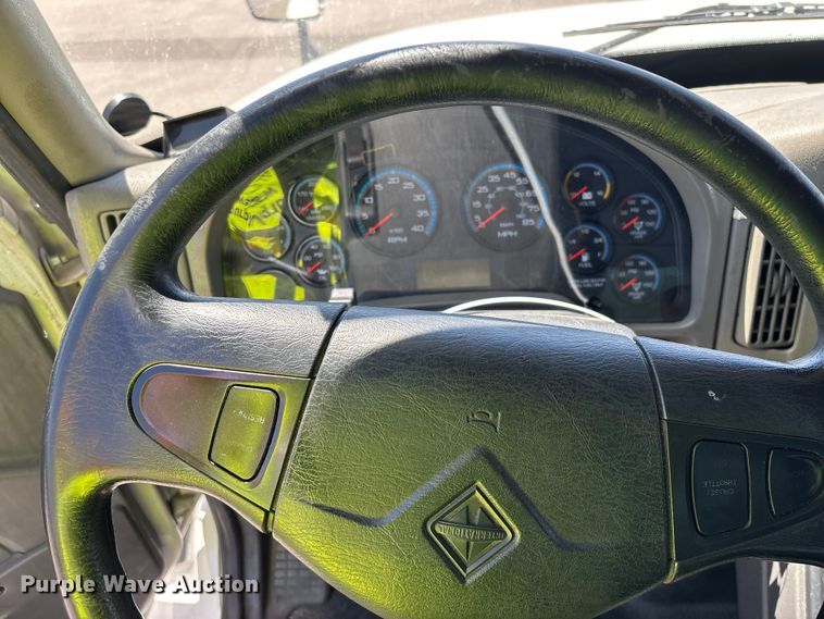 image for item YA3360 2019 International 4300 refrigerated truck