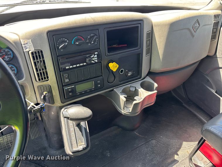 image for item YA3360 2019 International 4300 refrigerated truck