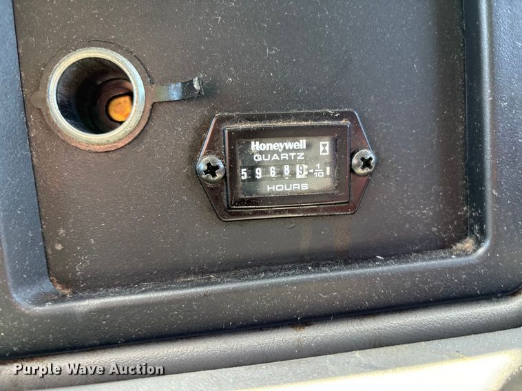 image for item YA3360 2019 International 4300 refrigerated truck