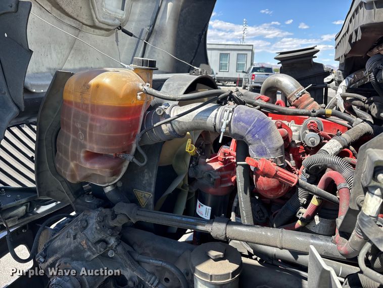 image for item YA3360 2019 International 4300 refrigerated truck