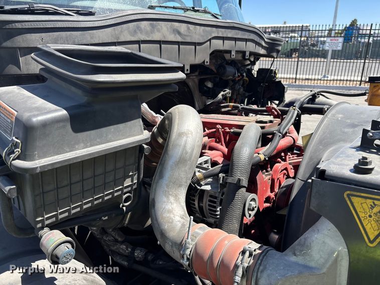 image for item YA3360 2019 International 4300 refrigerated truck