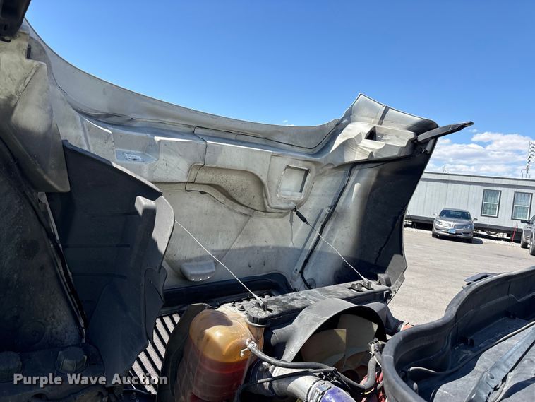 image for item YA3360 2019 International 4300 refrigerated truck