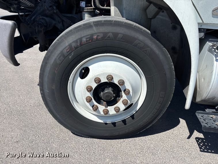 image for item YA3360 2019 International 4300 refrigerated truck